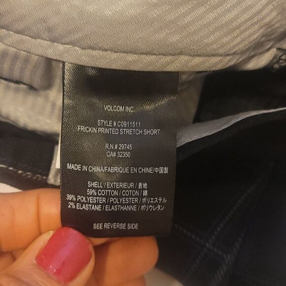 Boys volcom shorts size 25R - Picture 5 of 8